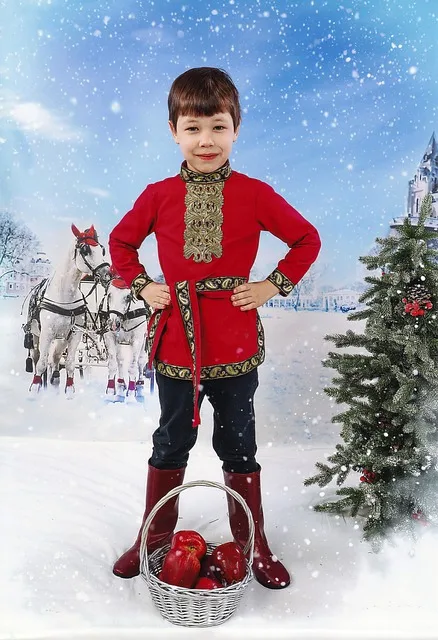 Bebe en vetement traditionnel russe